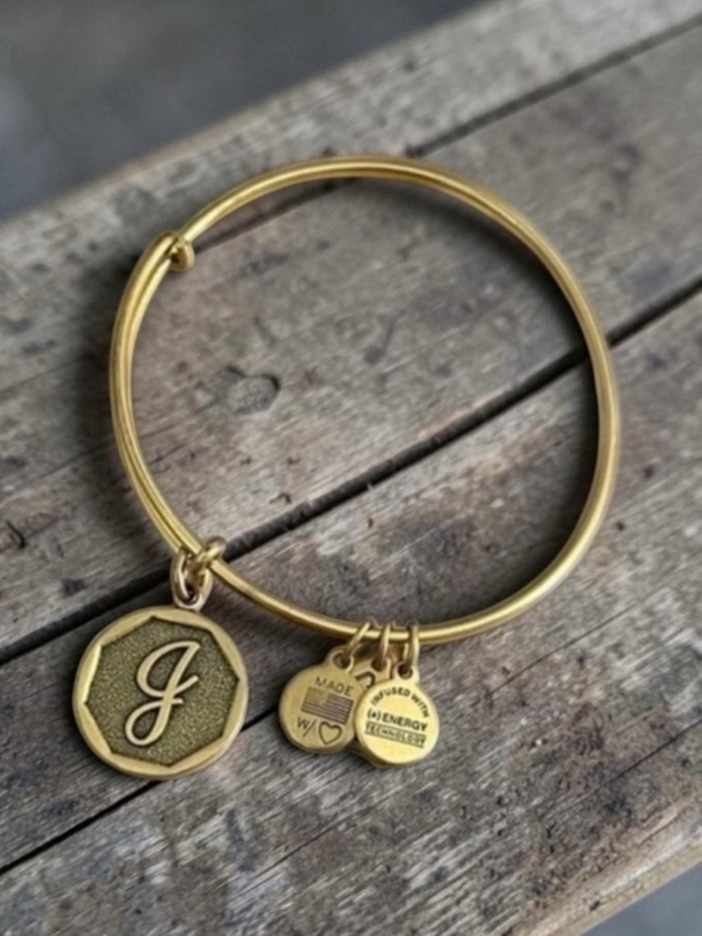 🫶🏻 Alex and Ani J Bracelet